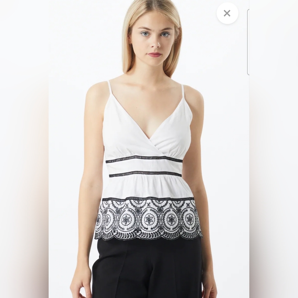 Banana Republic Top Blouse  Black and White  Beautiful Top EUC  Szs XSMALL